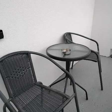 Estrella24 Living Singapur ヘルネ