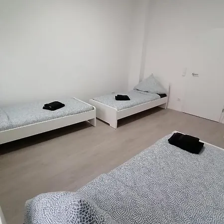 Estrella24 Living Singapur ヘルネ