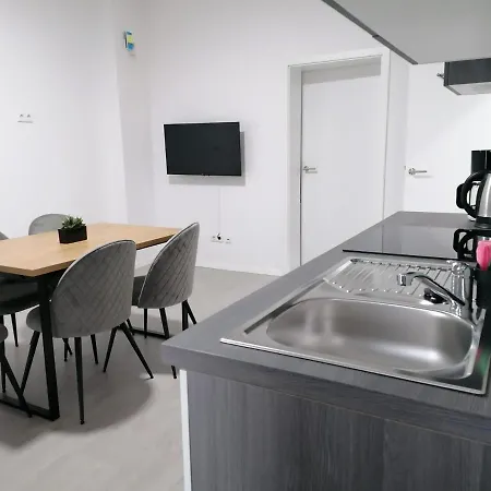 Estrella24 Living Singapur ヘルネ