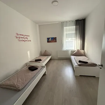 Estrella24 Living Singapur הרנה