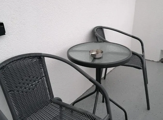 Estrella24 Living Singapur הרנה